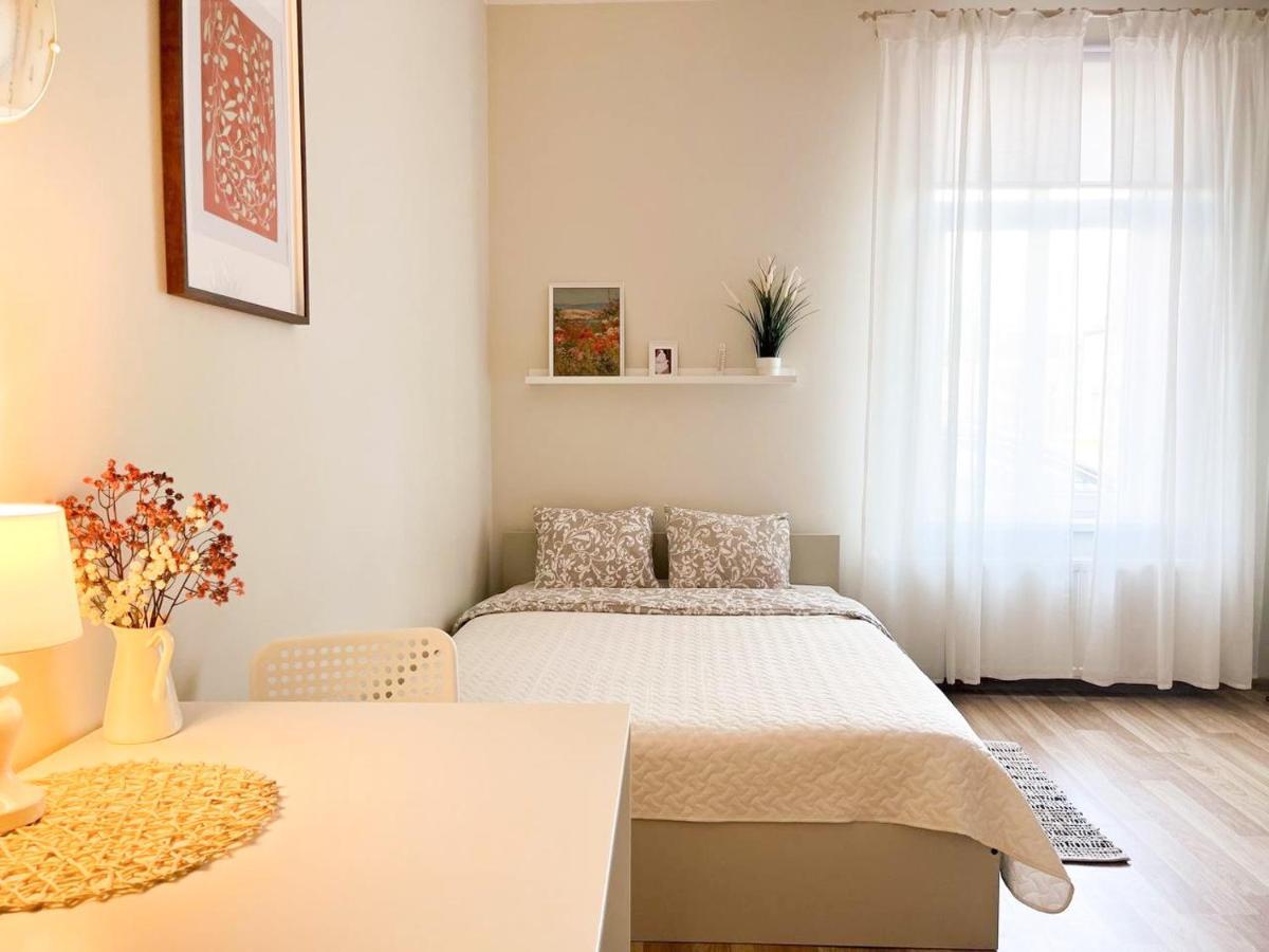 Cosy Apartment In Riga With Free Parking Extérieur photo